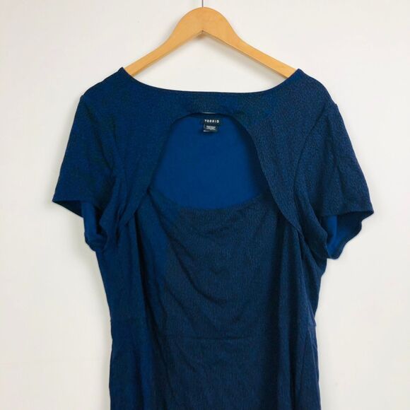 Torrid Women's Peek A Boo Peplum Top Short Sleeve Leopard Print Blue Size 3X - Picture 3 of 5